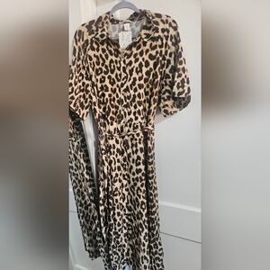 H,M Elegant Leopard Print Midi Dress
